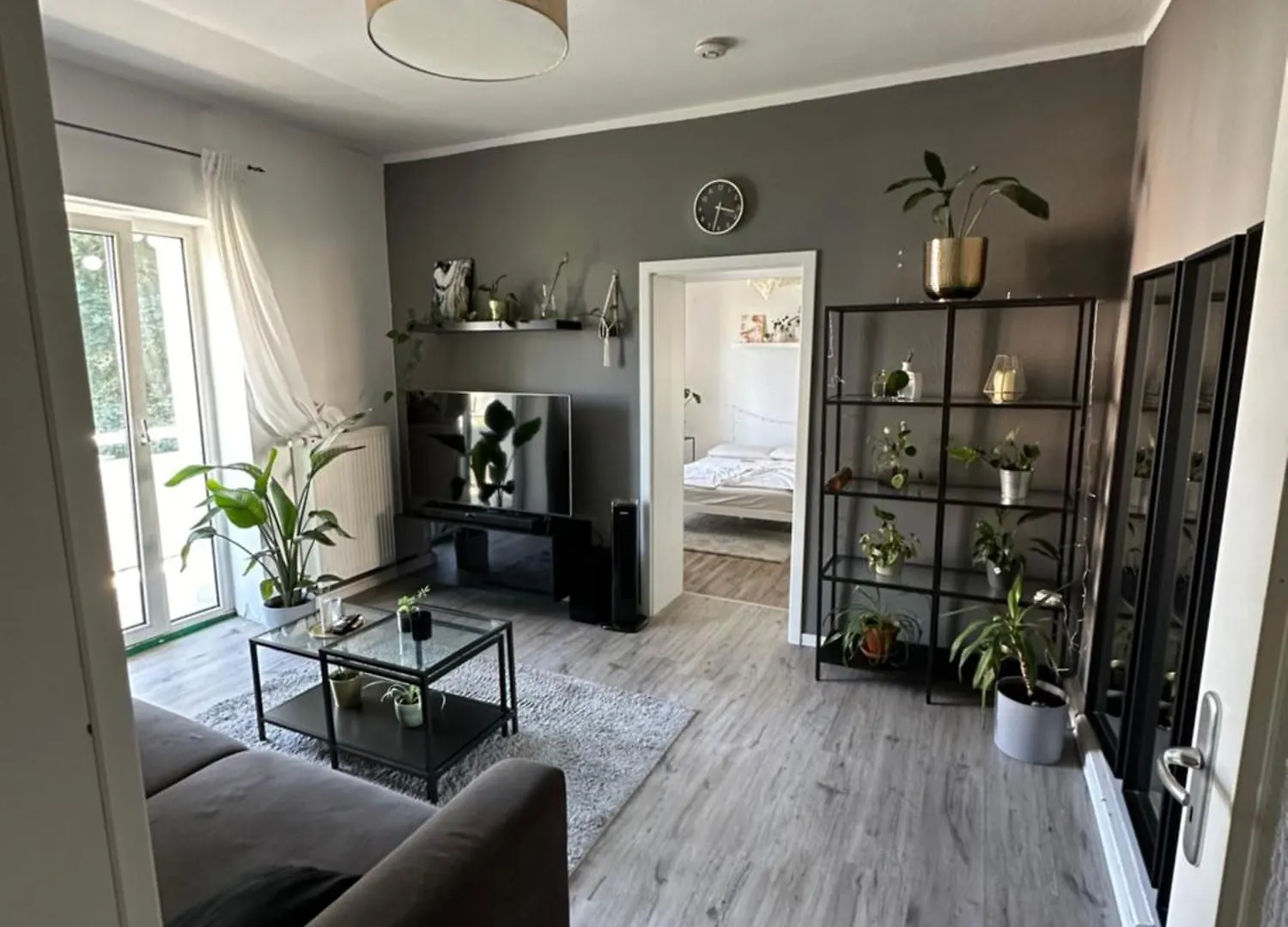 Zentrale Helle 3 Zimmer Wohnung Messe Deutz contacts